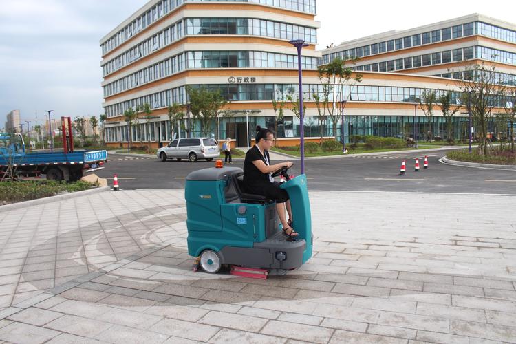 Intelligent development trend of industrial floor washing machines